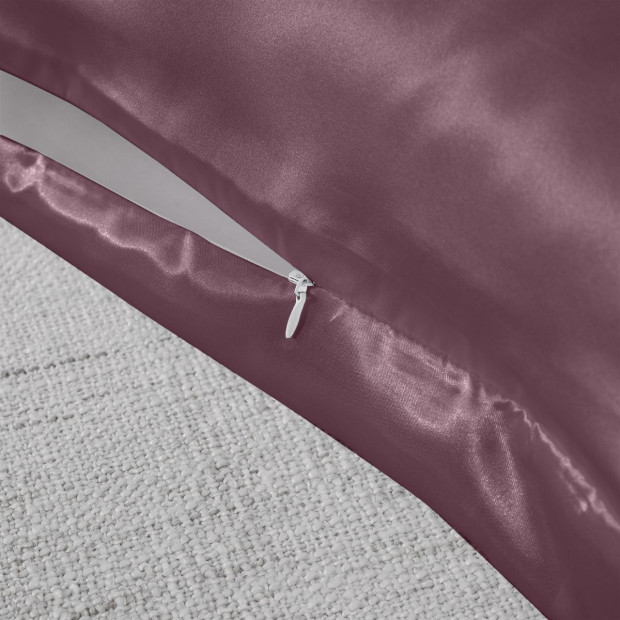 Pure Silk Hypoallergenic Pillowcase - Malaga Wine Image 4