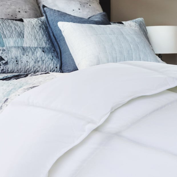 800GSM Silk Blend Quilt Duvet Winter Weight Doona - Double - White Image 2