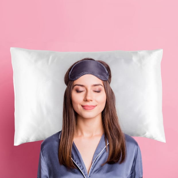 Luxury Satin Pillowcase Twin Pack Size With Gift Box - White Image 3