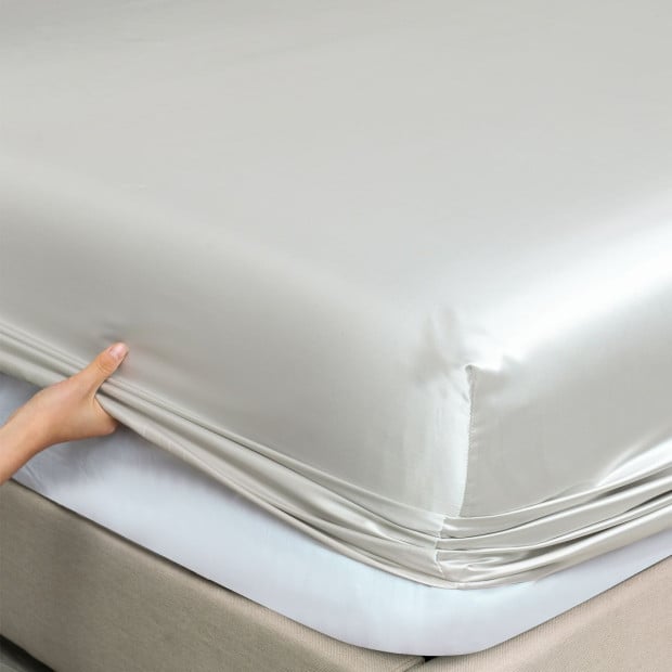Satin Sheet Set 4 Piece Fitted Flat Pillowcases Queen Silver Image 9