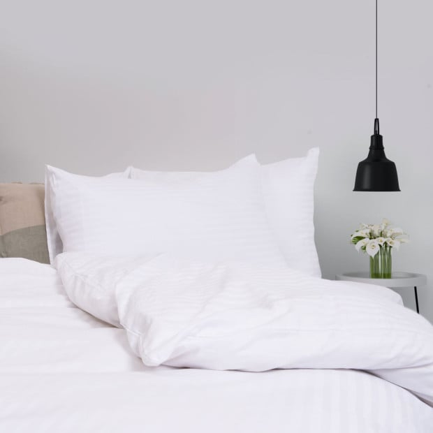 1200 Thread Count 100% Cotton Quilt Cover Set - Super King - White Image 4
