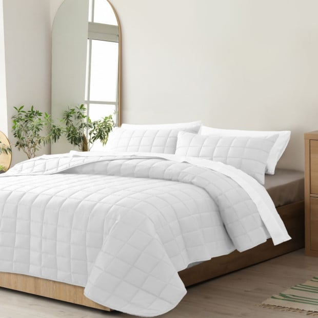 Coverlet Set Bedspread Soft Breathable 3 Piece Set - Queen - White Image 2