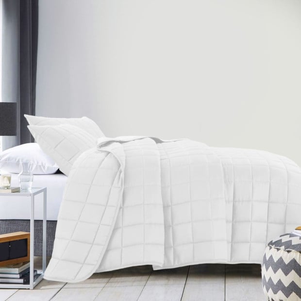 Coverlet Set Bedspread Soft Breathable 3 Piece Set - Queen - White Image 4
