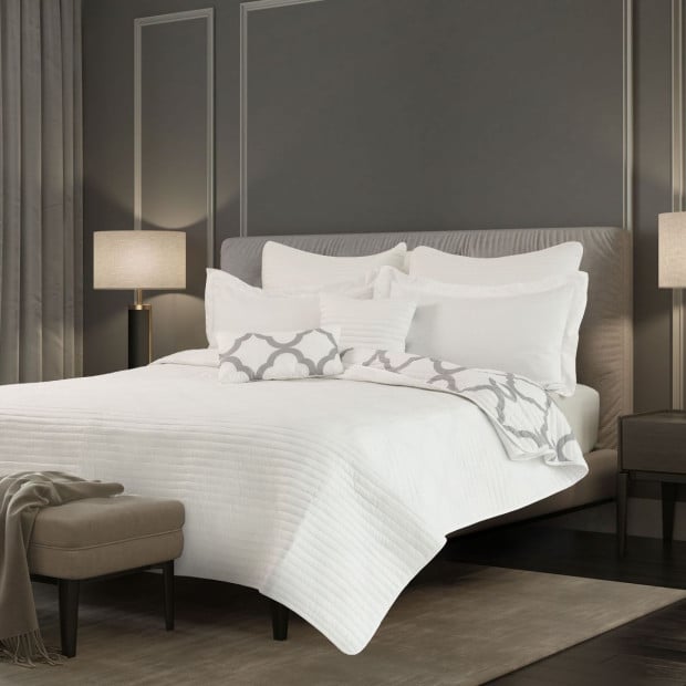 Bamboo Cooling Reversible 7 Piece Comforter Set Bedspread Queen White Image 2