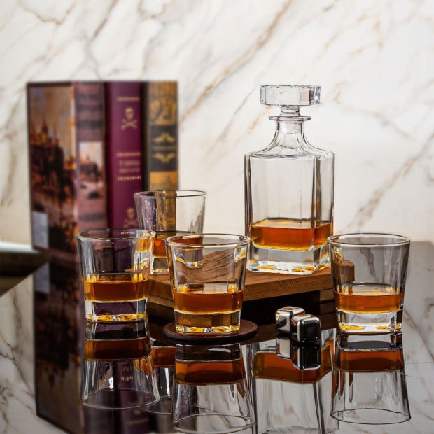 Square Whiskey Decanter Bottle With 4 Whiskey Glasses Set Image 4
