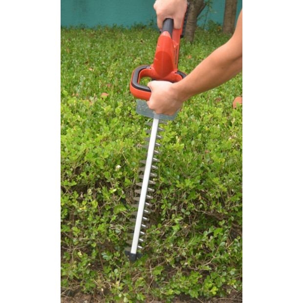 MATRIX 20V X-ONE Cordless Hedge Trimmer Kit Image 5