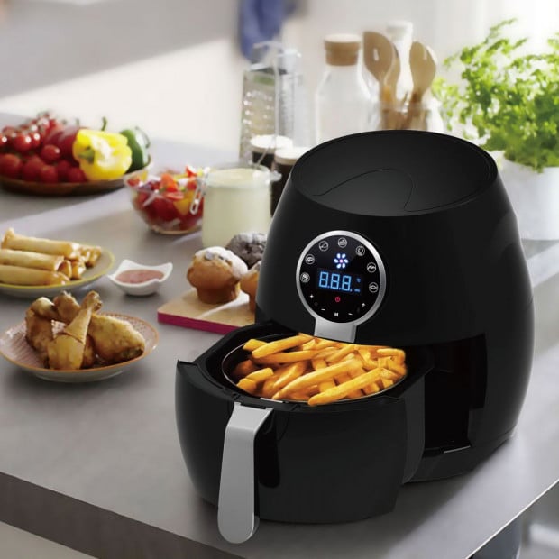 Kitchen Couture Black 5L Digital Air Fryer Cooking LCD Touch Screen Image 3