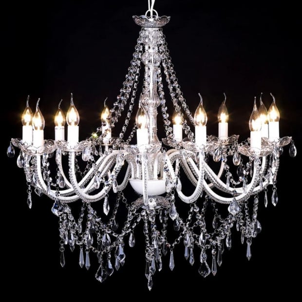 Chandelier With 1600 Crystals Image 3