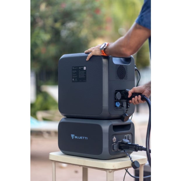 BLUETTI AC200MAX Portable Power Station Image 5