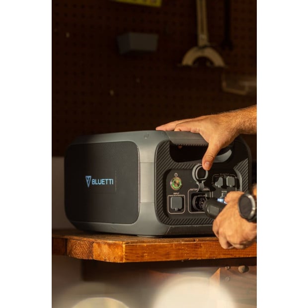 BLUETTI AC200MAX Portable Power Station Image 7