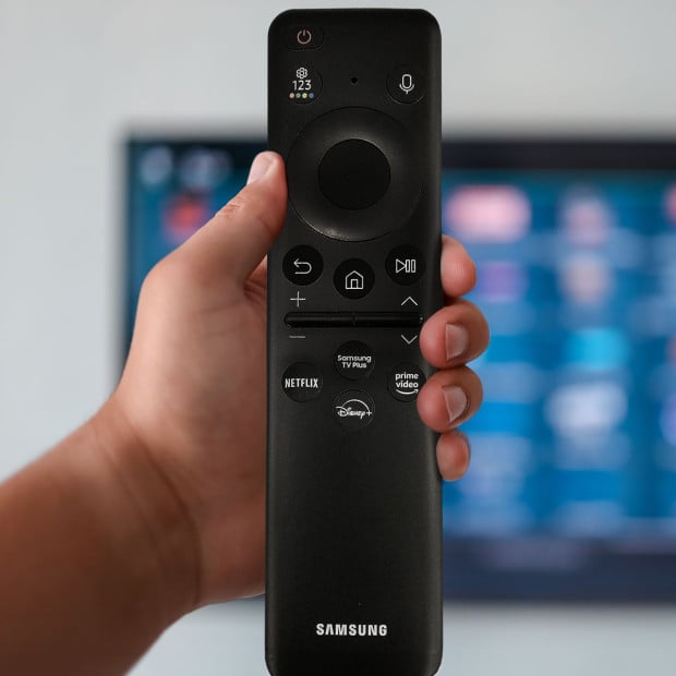 Genuine Samsung BN59-01432D Smart TV Remote Control with Solar Cell Image 5