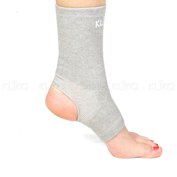 Ankle sports injury compression support