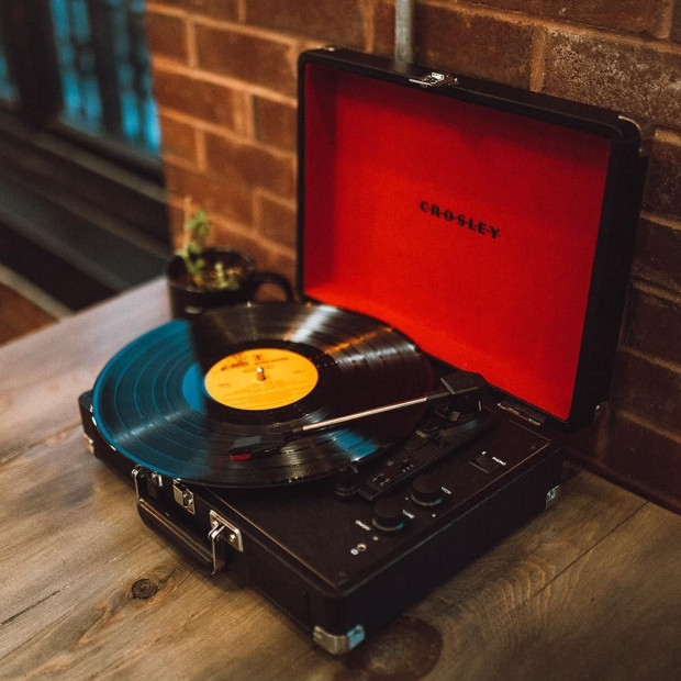 Crosley Cruiser Black - Bluetooth Portable Turntable Image 5