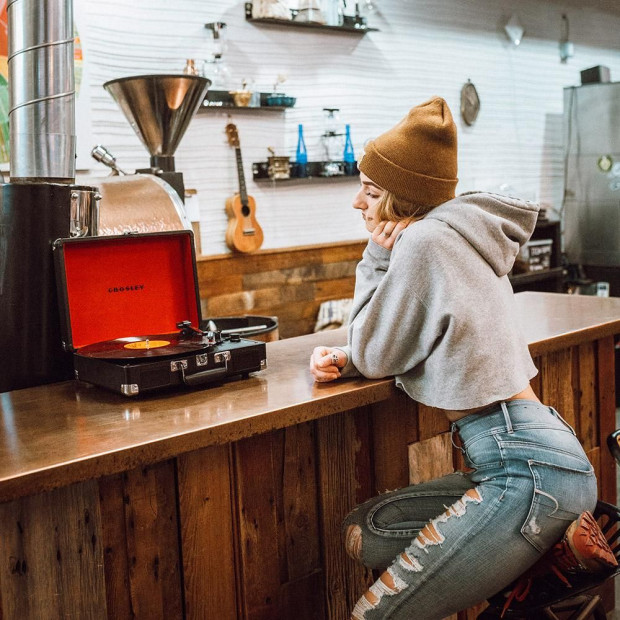 Crosley Cruiser Black - Bluetooth Portable Turntable Image 8
