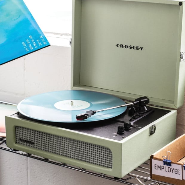 Crosley Voyager Bluetooth Turntable Sage + Majority D40 Speakers Black Image 7