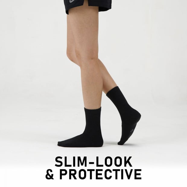 5x Large 3D Seamless Crew Socks - Black Image 3