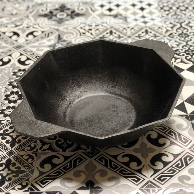 Cast-iron Traditional Wok 28cm Image 3