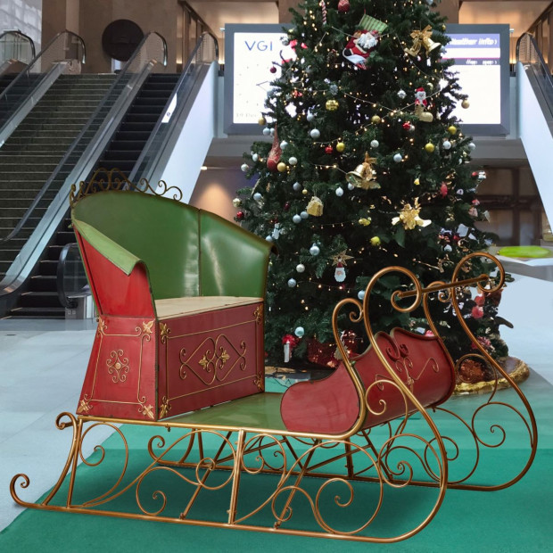 Jumbo Life Size Rustic Christmas Sleigh Display - 210cm Image 7