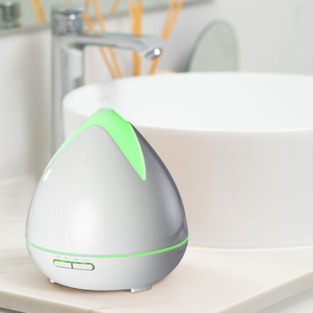 PureSpa Diffuser White And 4 Pack Bamboo Towels White Bundle Image 2