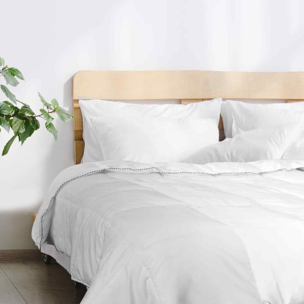 Bamboo 250GSM Quilt 2 Pack of Duck Feather Down Pillows Double White