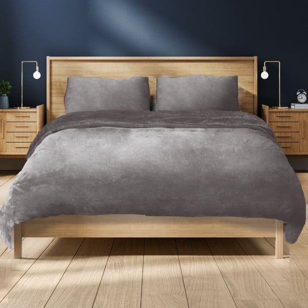 Luxury Flannel Quilt Cover with Pillowcase Silver Grey Double Image 7