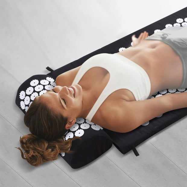 Acupressure Mat Yoga Massage Pain Stress Relax Black 68 x 42cm Image 7