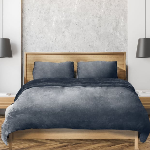 Luxury Flannel Quilt Cover with Pillowcase Dark Grey Queen Image 8
