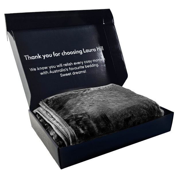 Laura Hill 600-GSM Mink Blanket Queen Size Double-Sided Soft Plush Bed Faux Throw Rug 220 X 240cm - Black Image 9