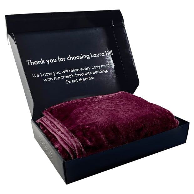 Laura Hill 800GSM Heavy Double-Sided Faux Mink Blanket - Purple Image 10