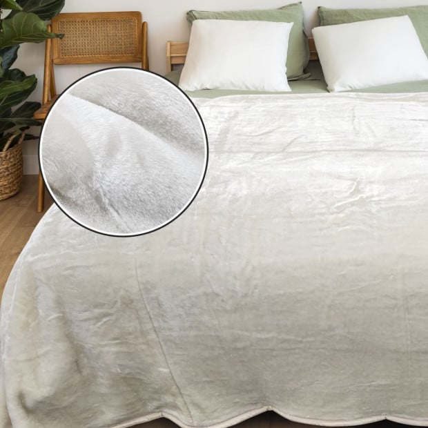 Laura Hill XL Double-Sided Oversized Faux Mink Blanket 305x305cm Beige Image 4