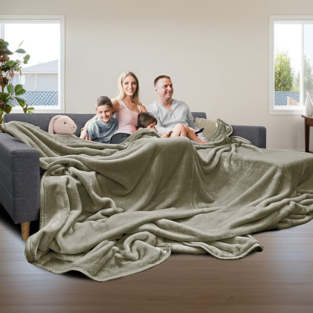 Laura Hill XL Double-Sided Oversized Faux Mink Blanket 305x305cm Olive Image 10