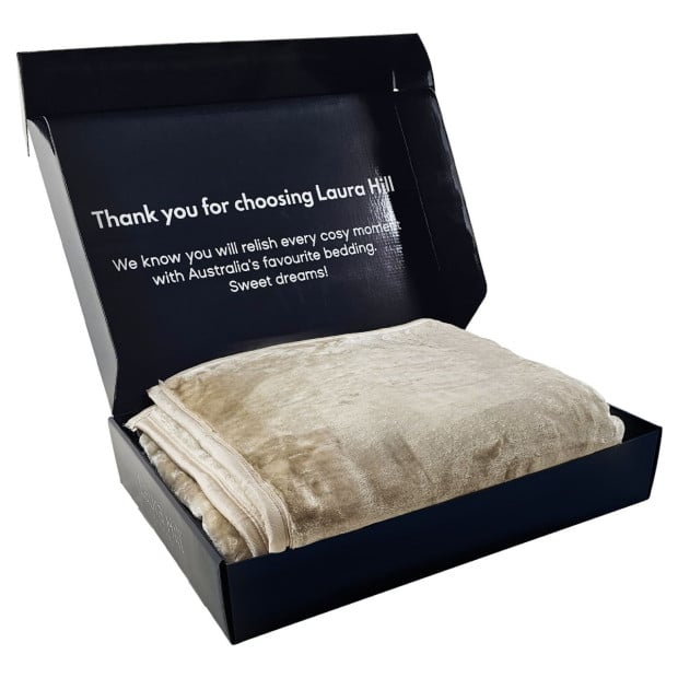 Laura Hill 600GSM Large Double-Sided Queen Faux Mink Blanket - Beige Image 7