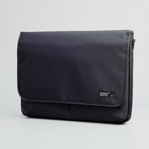 Large 15/15.6 Inch Laptop Sleeve With Strap Lato - Black Image 3