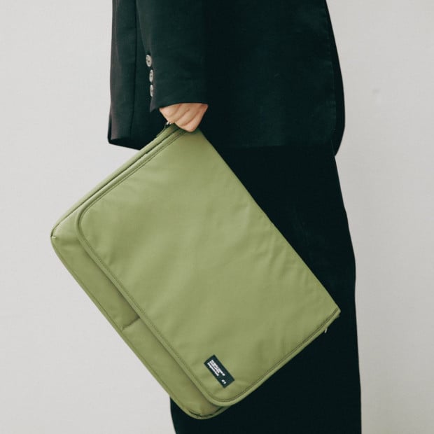 Large 15/15.6 Inch Laptop Sleeve With Strap Lato - Khaki Image 10