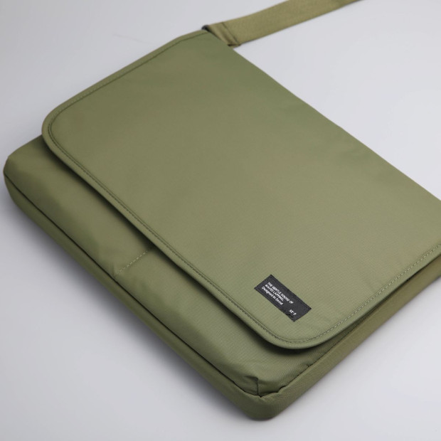 Large 15/15.6 Inch Laptop Sleeve With Strap Lato - Khaki Image 2