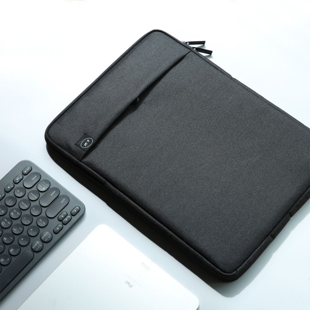 Large 15 Inch Laptop Sleeve Luke - Black Image 2