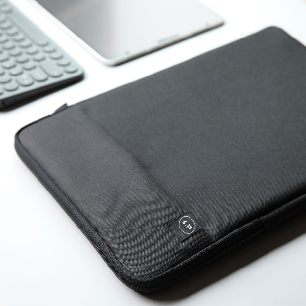 Large 15 Inch Laptop Sleeve Luke - Black Image 3