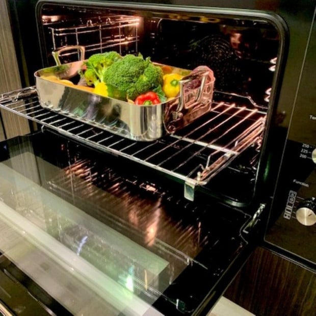 Kleenmaid 90cm Multifunction Oven OMF9411 Image 7