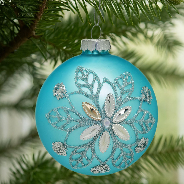Christabelle Box of 6 Teal Glass Baubles with Snowflake Pattern & Central Jewel Image 6