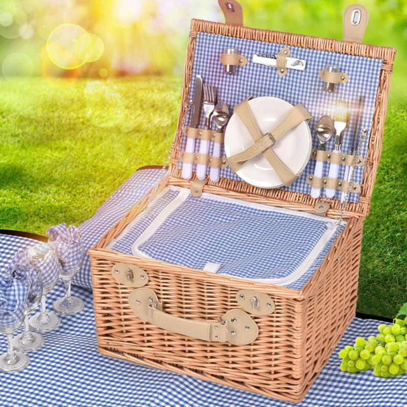 Deluxe 4 Person Picnic Basket Set With Accessories