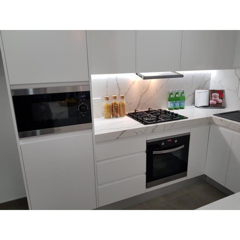 Kleenmaid 60cm Black Glass Gas Cooktop GCTK6012 Black